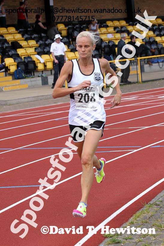 One mile, North East Masters Champs, Monkton Stadium,  Jarrow. Photo: David T. Hewitson/Sports for All Pics